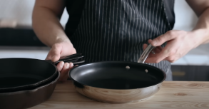 Denmark Tools for Cooks pan in action